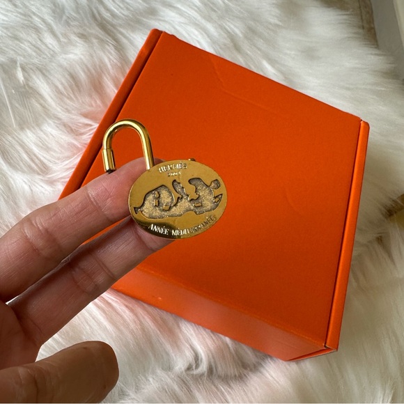 Hermes Accessories - Auth Hermes Lock 🔒